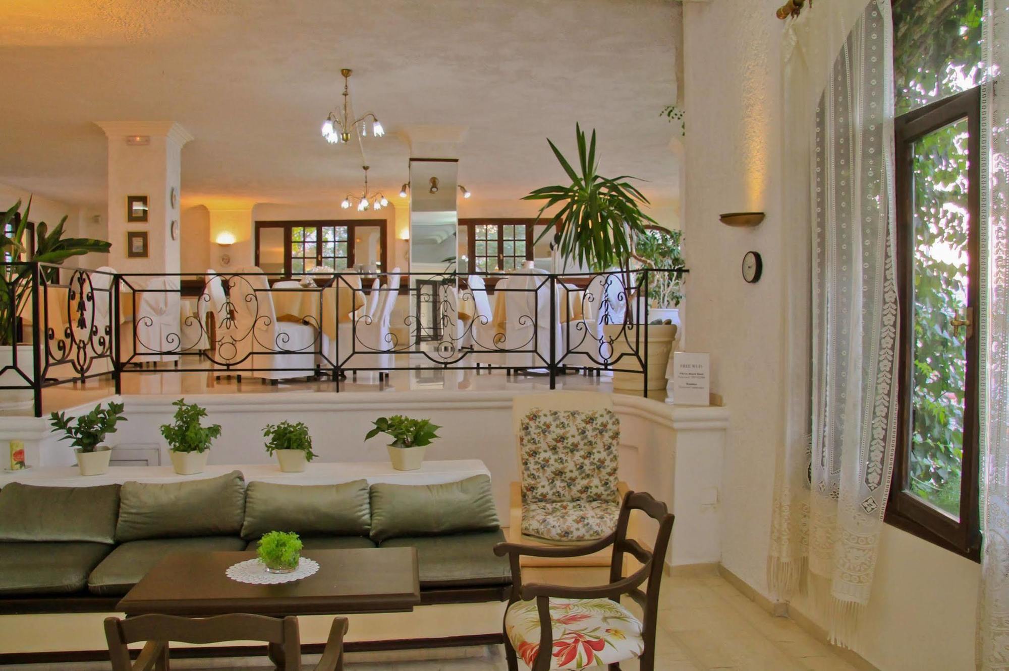 Azure Mare Hotel Hersonissos  Exterior photo